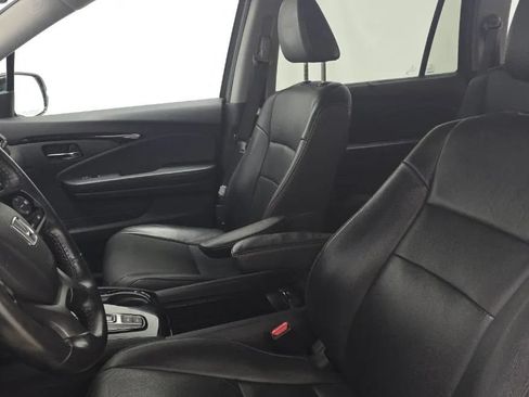 Used 2020 Honda Pilot Touring image 5