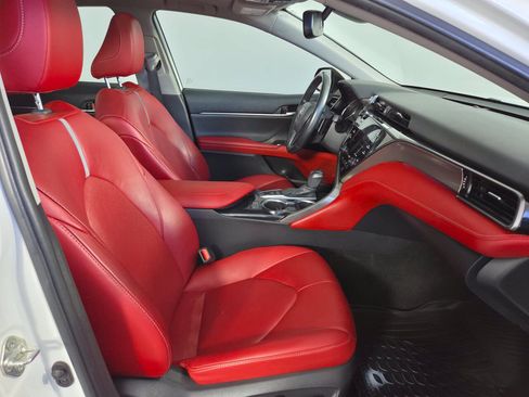 Used 2020 Toyota Camry XSE FWD image 30