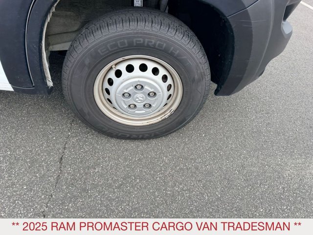 Used 2025 RAM ProMaster 2500 w/ Convenience Group FWD image 8