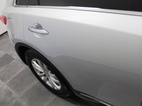 Used 2017 INFINITI QX70 AWD w/ Premium Package image 38