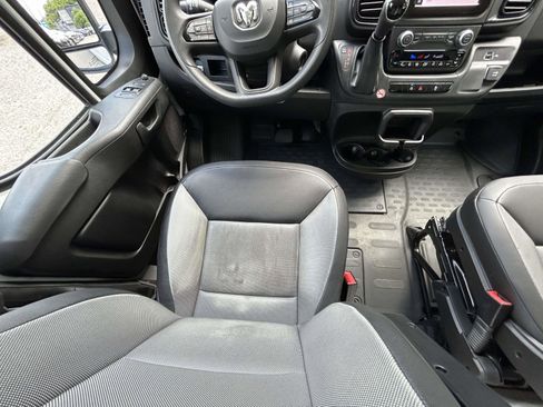 Used 2025 RAM ProMaster 2500 w/ Convenience Group FWD image 14