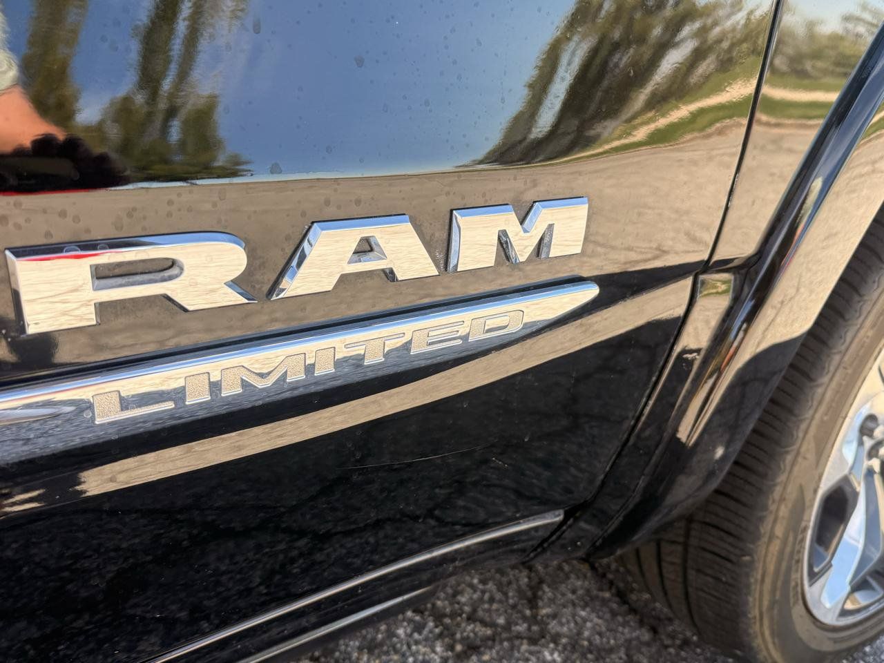 Used 2020 RAM 1500 Limited w/ Body Color Bumper Group RWD image 21