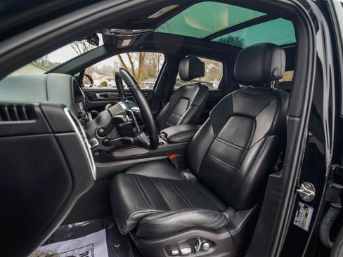 Used 2019 Porsche Cayenne AWD/4WD image 13
