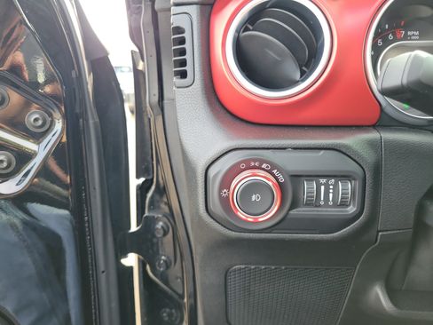 Used 2021 Jeep Wrangler Unlimited Rubicon AWD/4WD image 20