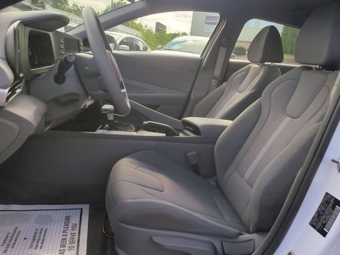 Certified 2026 Hyundai Elantra SE FWD image 20