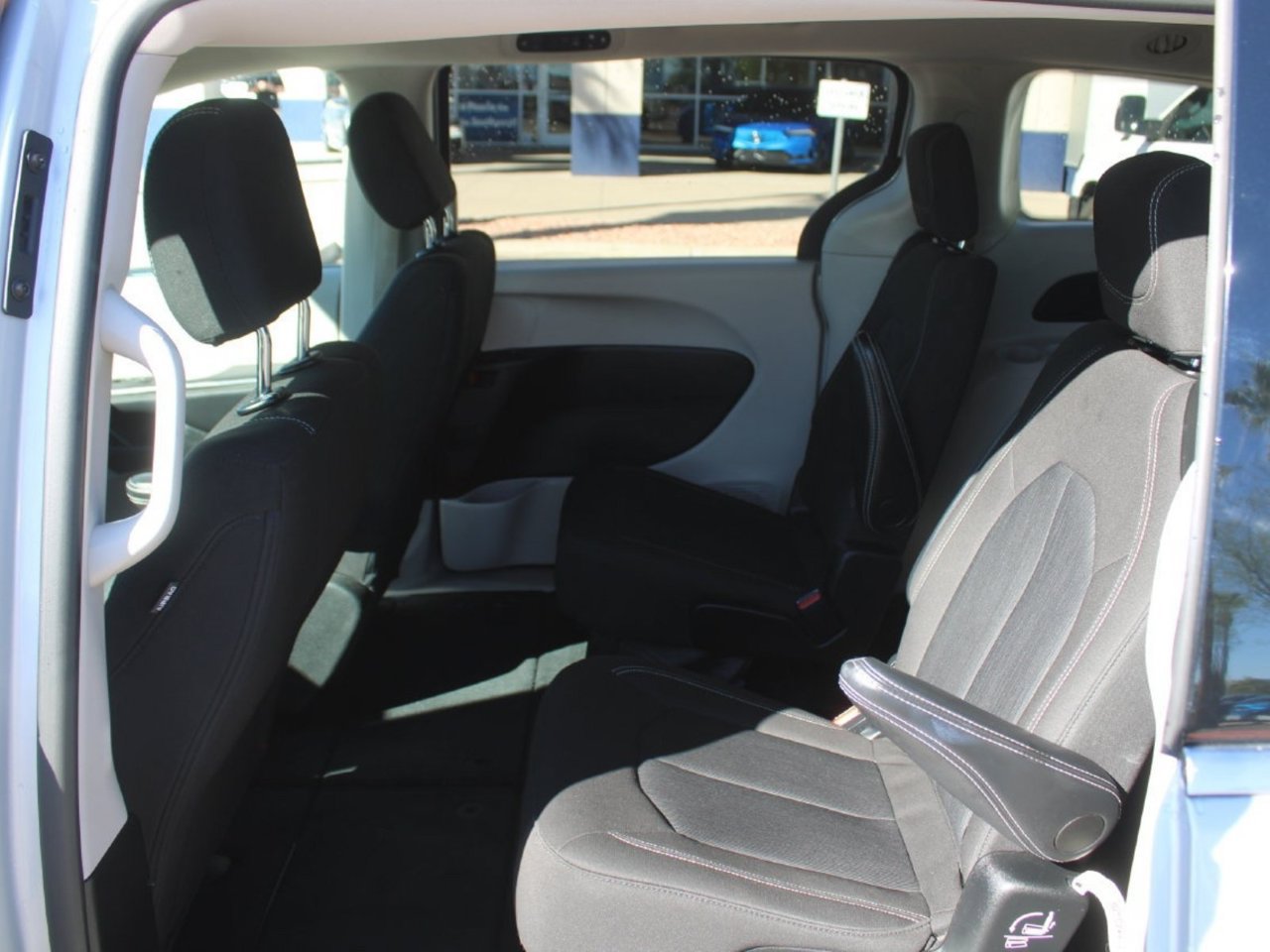 Used 2024 Chrysler Voyager LX FWD image 14