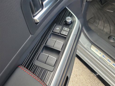 New 2026 Toyota Sienna XSE image 15