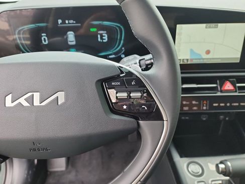 New 2026 Kia Niro EX image 25