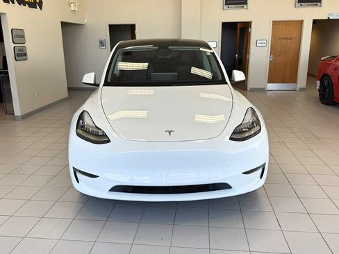 Used 2021 Tesla Model Y Long Range AWD/4WD image 3