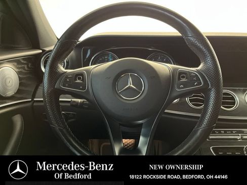 Used 2018 Mercedes-Benz E 300 4MATIC image 23