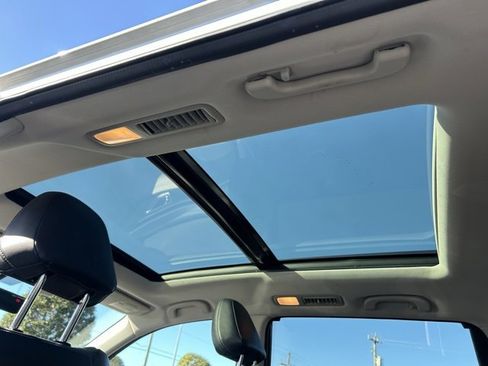 Used 2020 Subaru Ascent Limited w/ Technology Package image 18