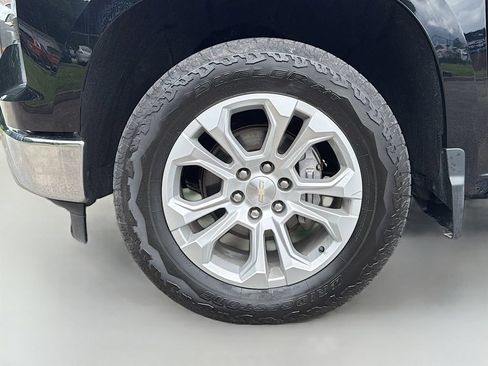 Used 2022 Chevrolet Silverado 1500 LTZ w/ LTZ Premium Package AWD/4WD image 36