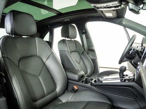 New 2026 Porsche Macan AWD/4WD image 24