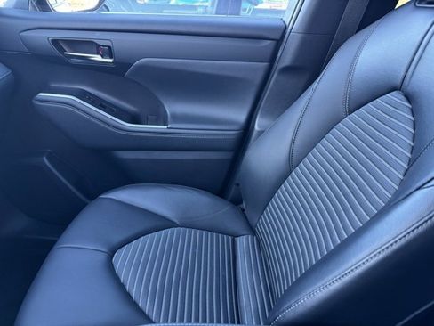 Certified 2022 Toyota Highlander XSE image 27