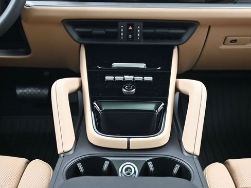 New 2026 Porsche Cayenne Coupe image 10