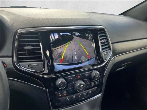 Used 2022 Jeep Grand Cherokee Limited AWD/4WD image 19
