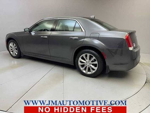 Used 2019 Chrysler 300 Limited image 3