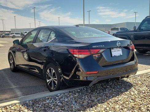 Used 2021 Nissan Sentra SV image 2