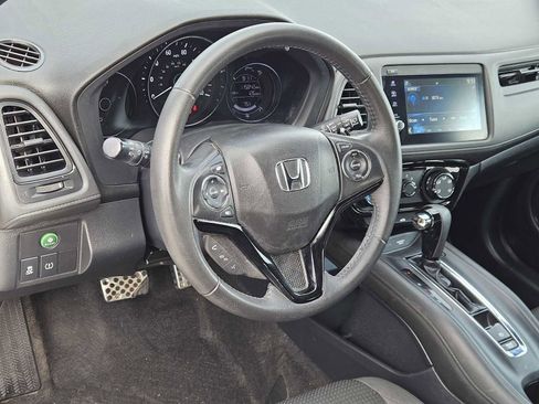 Used 2021 Honda HR-V Sport image 2