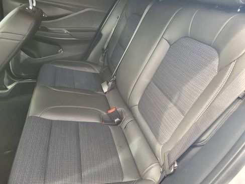 Used 2024 Buick Envista Preferred image 13