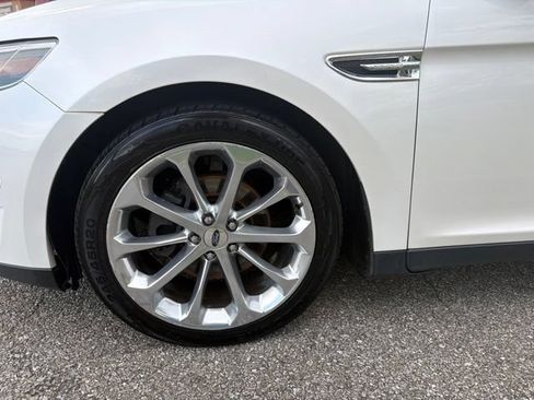 Used 2015 Ford Taurus Limited w/ Equipment Group 301A FWD image 38