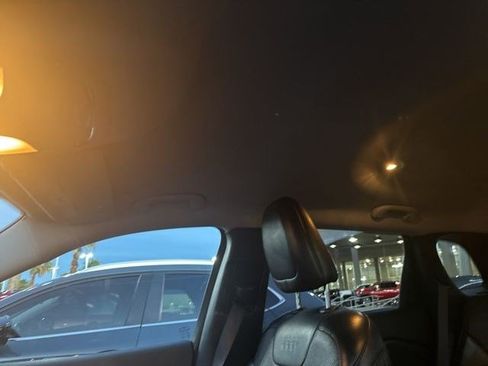 Used 2019 Jeep Cherokee Limited FWD image 12