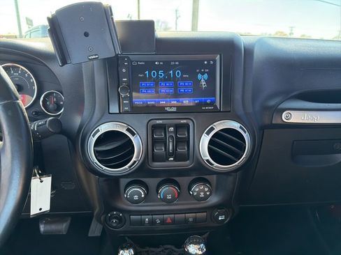 Used 2013 Jeep Wrangler Unlimited Sahara w/ Connectivity Group image 39