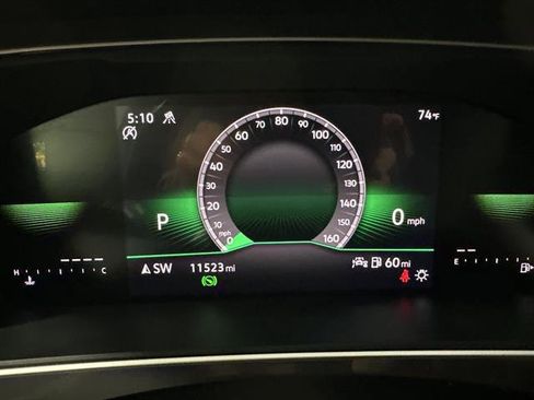 Certified 2024 Volkswagen Tiguan SE R-Line image 23