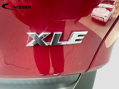 Used 2023 Toyota RAV4 XLE Premium image 41