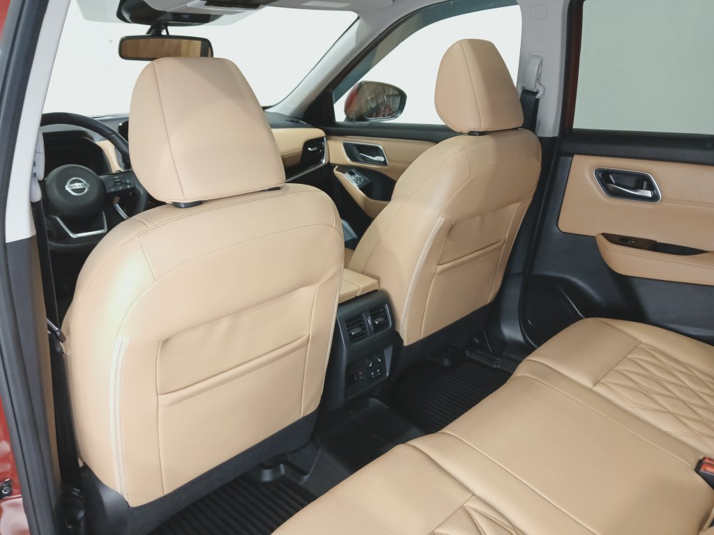 Used 2021 Nissan Rogue Platinum AWD/4WD image 14