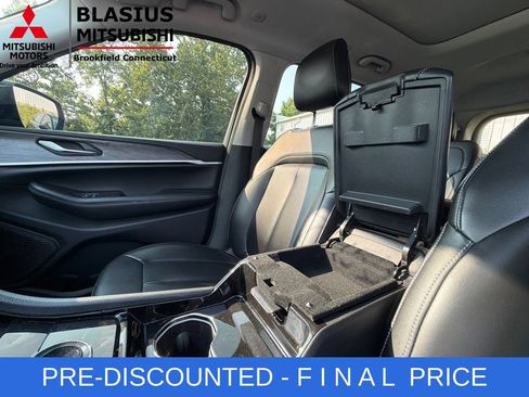 Used 2023 Jeep Grand Cherokee L Limited AWD/4WD image 28