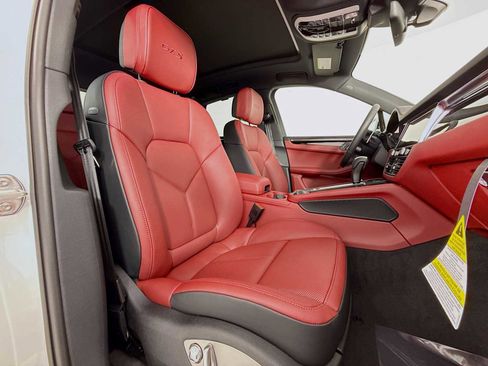 New 2026 Porsche Macan GTS image 30