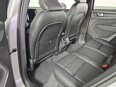 Certified 2023 Volvo XC40 B5 Ultimate w/ Climate Package AWD/4WD image 16