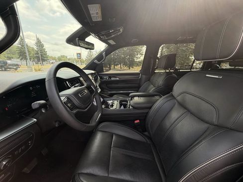 Used 2024 Jeep Grand Wagoneer Series II Obsidian w/ Quick Order Packagew 28T AWD/4WD image 14
