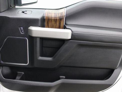 Used 2018 Ford F150 Lariat w/ Equipment Group 502A Luxury image 29