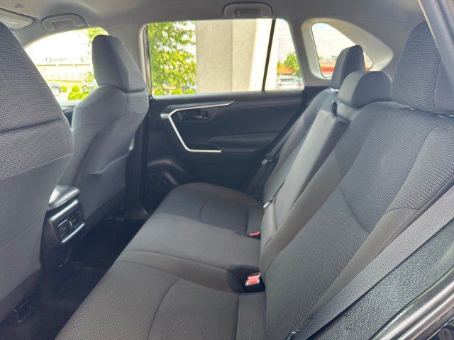 Used 2025 Toyota RAV4 LE AWD/4WD image 7