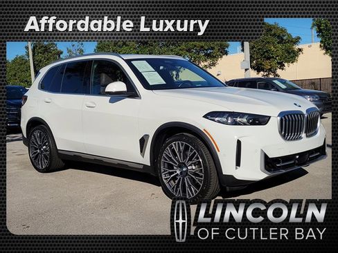 Used 2024 BMW X5 xDrive40i w/ Parking Assistance Package image 1