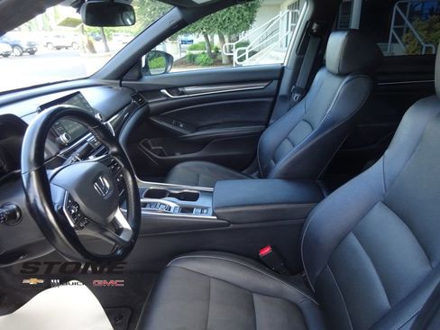 Used 2019 Honda Accord Sport image 13