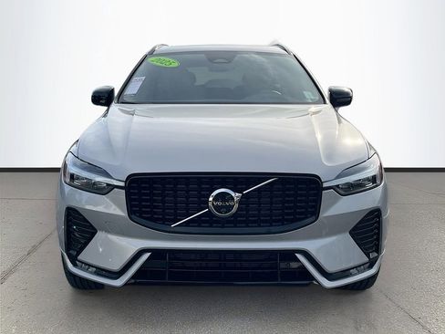 Used 2025 Volvo XC60 B5 Plus image 2