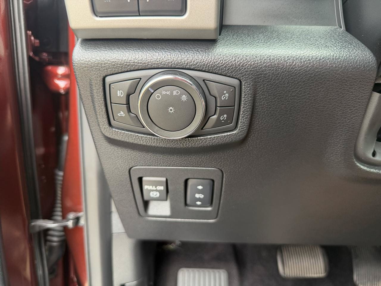 Used 2015 Ford F150 Lariat AWD/4WD image 12