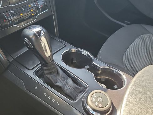 Used 2019 Ford Explorer XLT AWD/4WD image 25