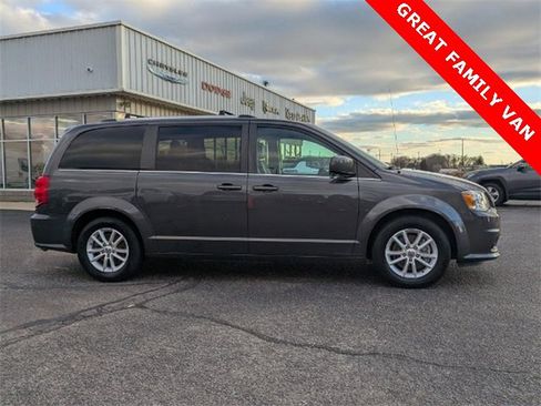 Used 2019 Dodge Grand Caravan SXT image 3