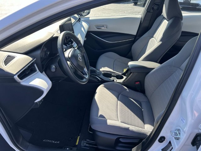 Used 2025 Toyota Corolla SE FWD image 18