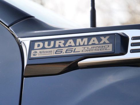 Used 2024 GMC Sierra 3500 SLE w/ SLE Convenience Package image 2