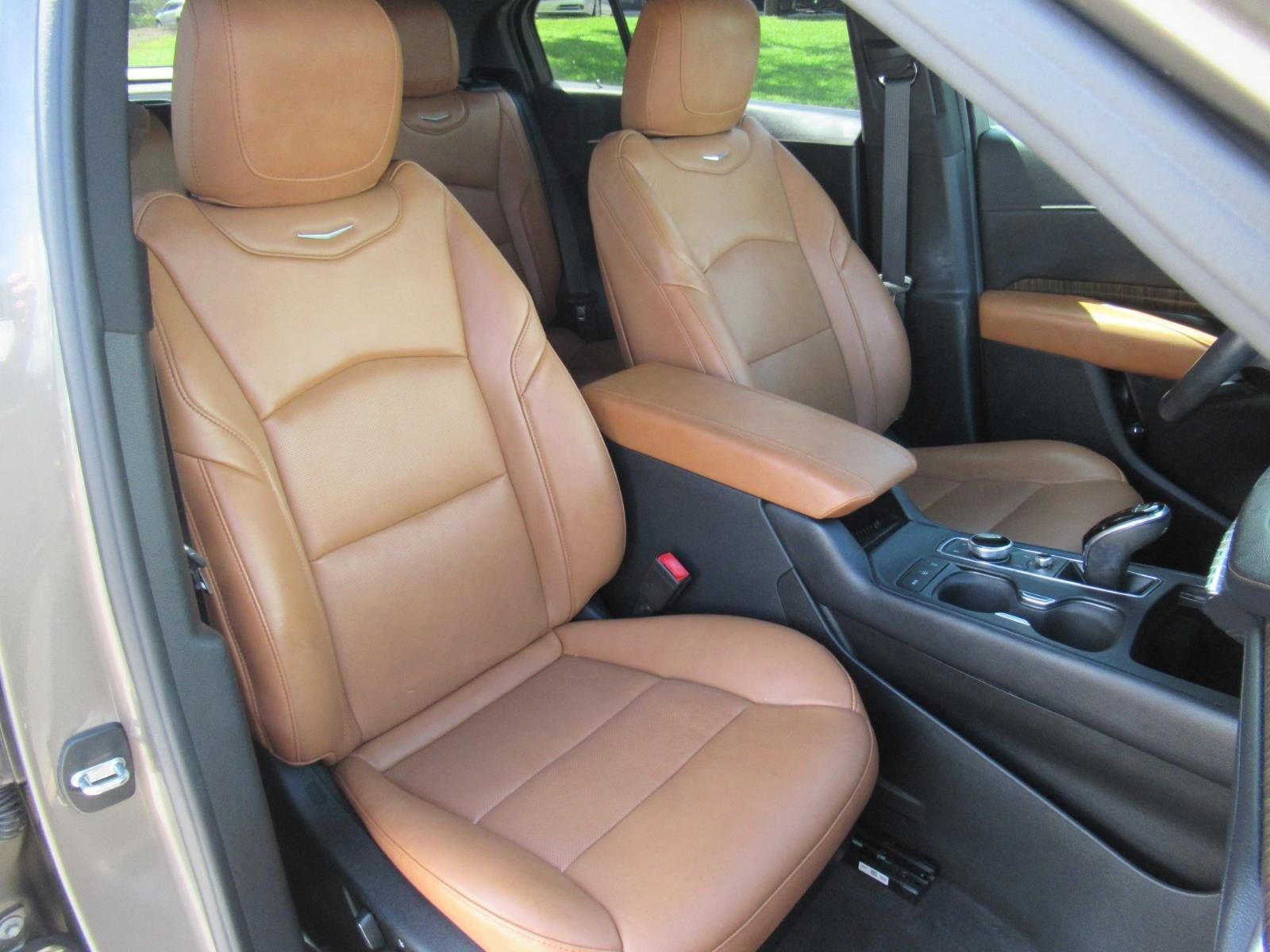 Used 2020 Cadillac XT4 Premium Luxury FWD image 9