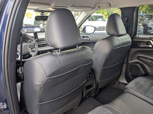 Used 2024 Mitsubishi Outlander SE image 23