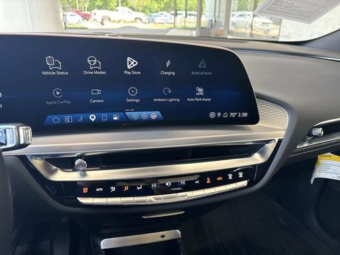 Used 2025 Cadillac Lyriq Luxury w/ LPO, Floor Liner Package AWD/4WD image 13