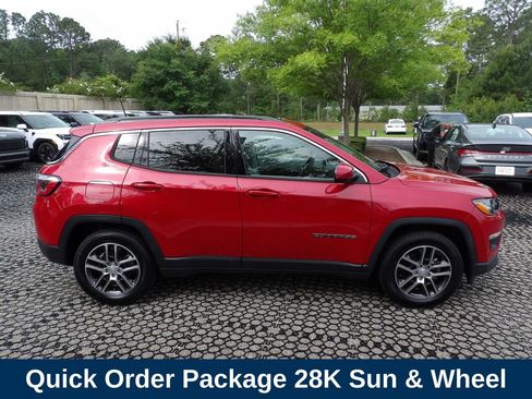 Used 2019 Jeep Compass Latitude w/ Popular Equipment Group FWD image 5