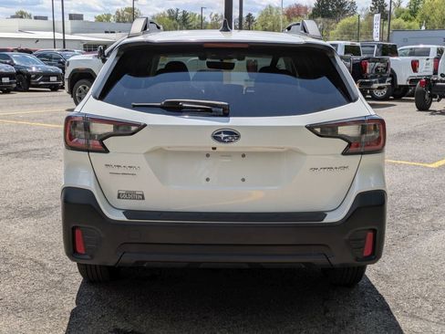 Used 2022 Subaru Outback Premium AWD/4WD image 6