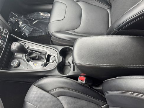 Certified 2022 Jeep Cherokee Limited image 24